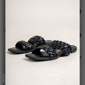 Black sandals size 5.5